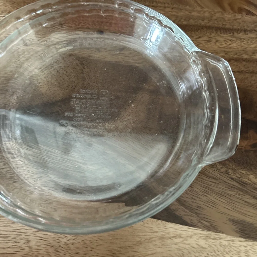 Lot 2 Glass Anchor Hocking 9in Pie Plate Bakers With Handles